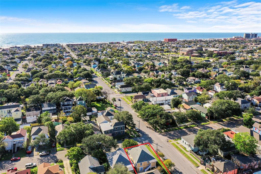 3628 2 Avenue O 1/2, Galveston, Texas 77550, 3 Bedrooms Bedrooms, 9 Rooms Rooms,3 BathroomsBathrooms,Single-family,For Sale,Avenue O 1/2,30818456