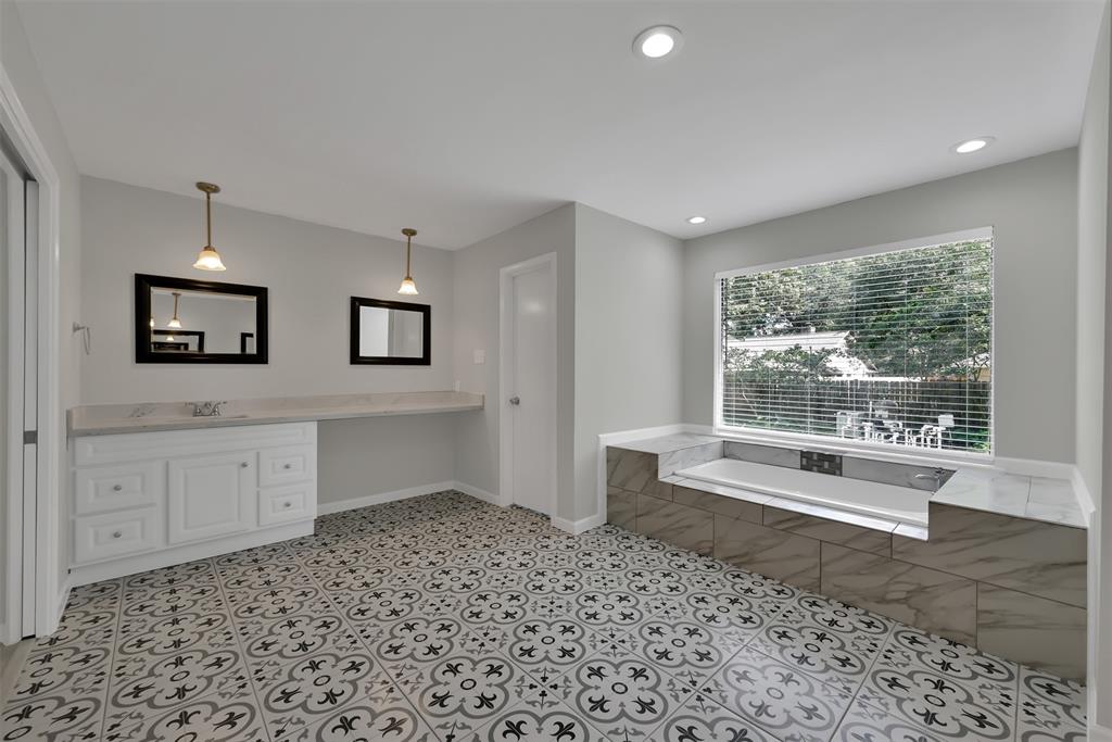 4707 2 Fox Hollow Court, Spring, Texas 77389, 6 Bedrooms Bedrooms, 9 Rooms Rooms,3 BathroomsBathrooms,Single-family,For Sale,Fox Hollow,72812693