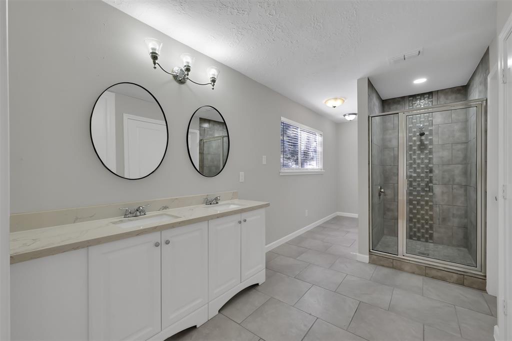 4707 2 Fox Hollow Court, Spring, Texas 77389, 6 Bedrooms Bedrooms, 9 Rooms Rooms,3 BathroomsBathrooms,Single-family,For Sale,Fox Hollow,72812693