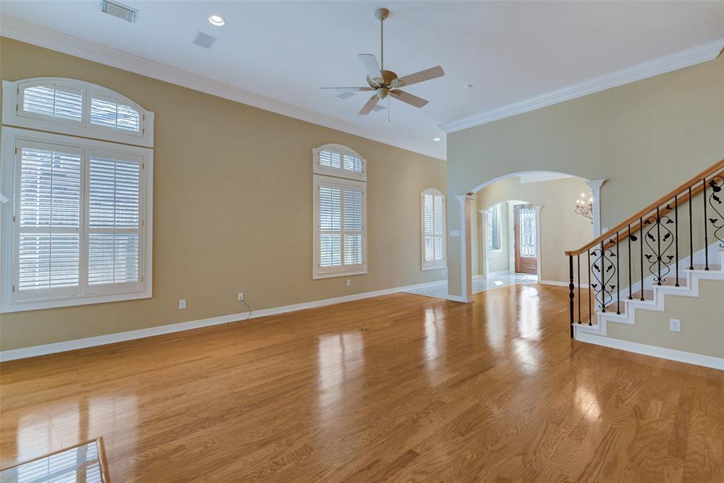 1316 2 Whispering Pines Drive, Houston, Texas 77055, 3 Bedrooms Bedrooms, 11 Rooms Rooms,2 BathroomsBathrooms,Single-family,For Sale,Whispering Pines,58109724