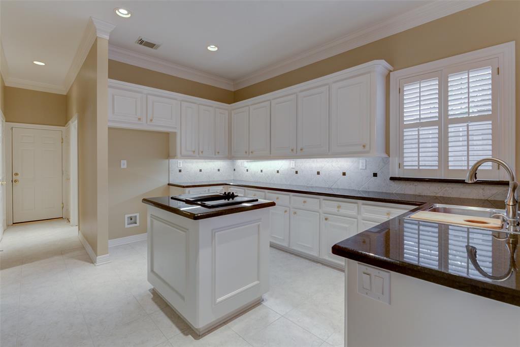 1316 2 Whispering Pines Drive, Houston, Texas 77055, 3 Bedrooms Bedrooms, 11 Rooms Rooms,2 BathroomsBathrooms,Single-family,For Sale,Whispering Pines,58109724