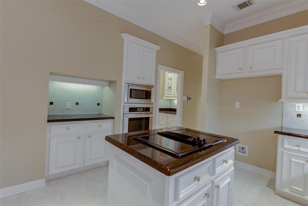 1316 2 Whispering Pines Drive, Houston, Texas 77055, 3 Bedrooms Bedrooms, 11 Rooms Rooms,2 BathroomsBathrooms,Single-family,For Sale,Whispering Pines,58109724