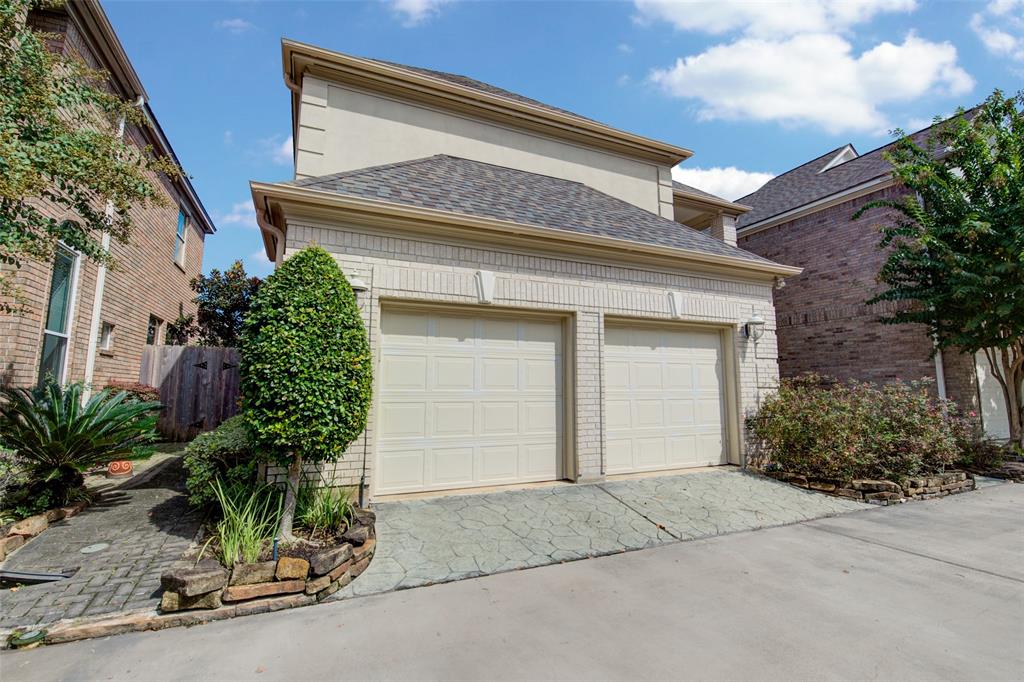 1316 2 Whispering Pines Drive, Houston, Texas 77055, 3 Bedrooms Bedrooms, 11 Rooms Rooms,2 BathroomsBathrooms,Single-family,For Sale,Whispering Pines,58109724