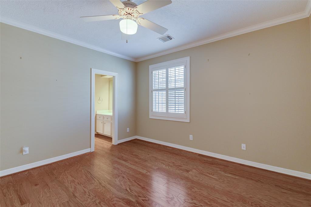 1316 2 Whispering Pines Drive, Houston, Texas 77055, 3 Bedrooms Bedrooms, 11 Rooms Rooms,2 BathroomsBathrooms,Single-family,For Sale,Whispering Pines,58109724