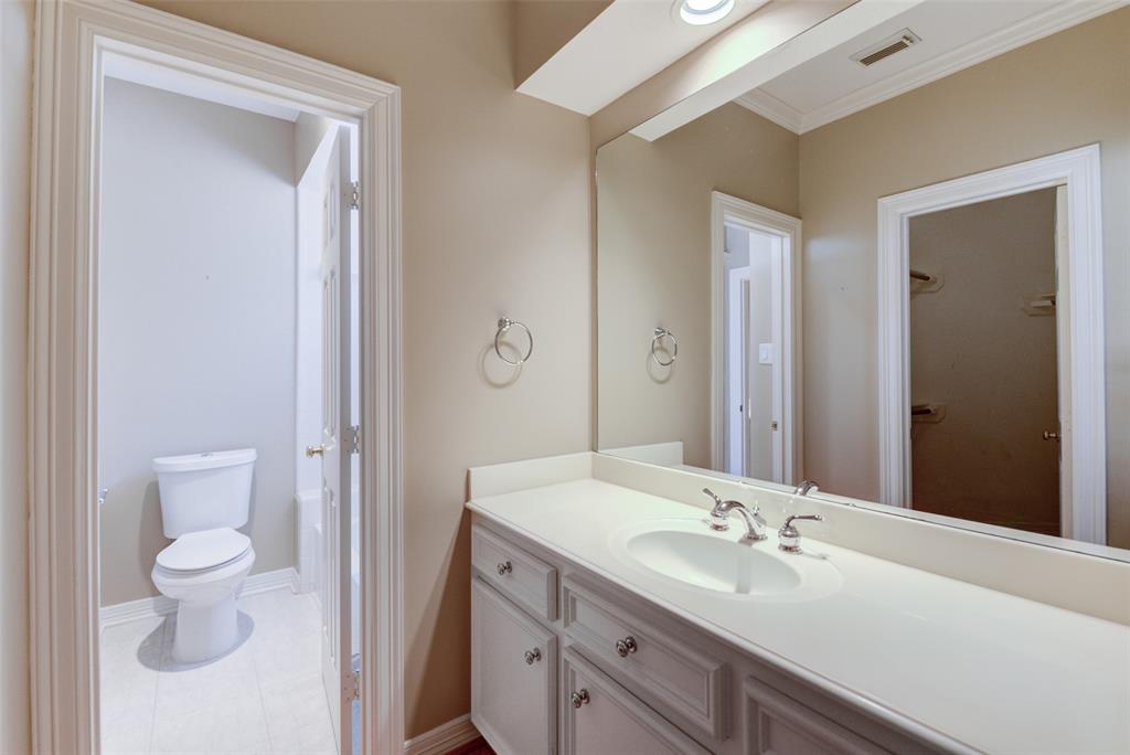 1316 2 Whispering Pines Drive, Houston, Texas 77055, 3 Bedrooms Bedrooms, 11 Rooms Rooms,2 BathroomsBathrooms,Single-family,For Sale,Whispering Pines,58109724
