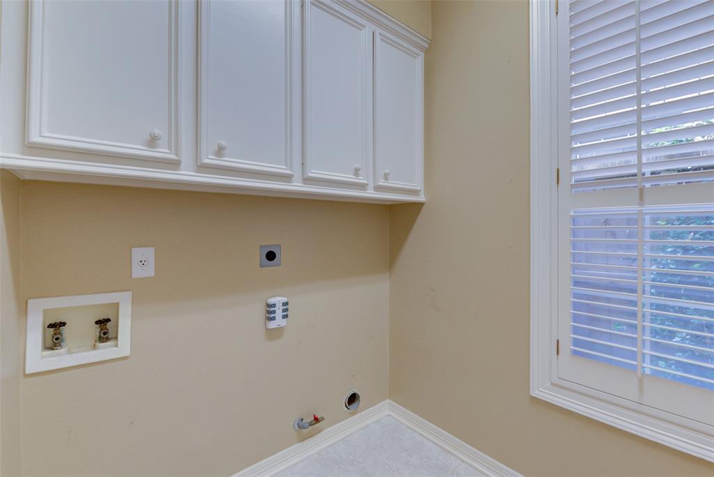 1316 2 Whispering Pines Drive, Houston, Texas 77055, 3 Bedrooms Bedrooms, 11 Rooms Rooms,2 BathroomsBathrooms,Single-family,For Sale,Whispering Pines,58109724