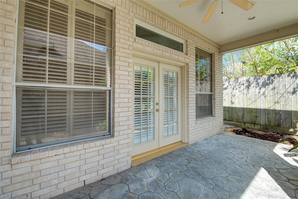 1316 2 Whispering Pines Drive, Houston, Texas 77055, 3 Bedrooms Bedrooms, 11 Rooms Rooms,2 BathroomsBathrooms,Single-family,For Sale,Whispering Pines,58109724