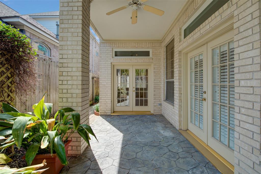 1316 2 Whispering Pines Drive, Houston, Texas 77055, 3 Bedrooms Bedrooms, 11 Rooms Rooms,2 BathroomsBathrooms,Single-family,For Sale,Whispering Pines,58109724