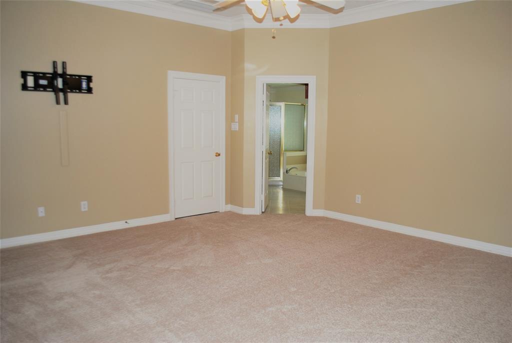 1316 2 Whispering Pines Drive, Houston, Texas 77055, 3 Bedrooms Bedrooms, 11 Rooms Rooms,2 BathroomsBathrooms,Single-family,For Sale,Whispering Pines,58109724