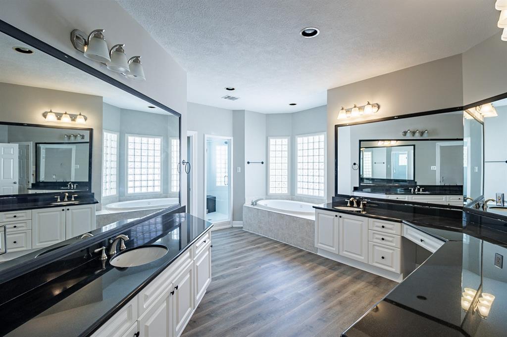 1710 2 Westshore Drive, Houston, Texas 77094, 5 Bedrooms Bedrooms, 5 Rooms Rooms,4 BathroomsBathrooms,Single-family,For Sale,Westshore,89463196