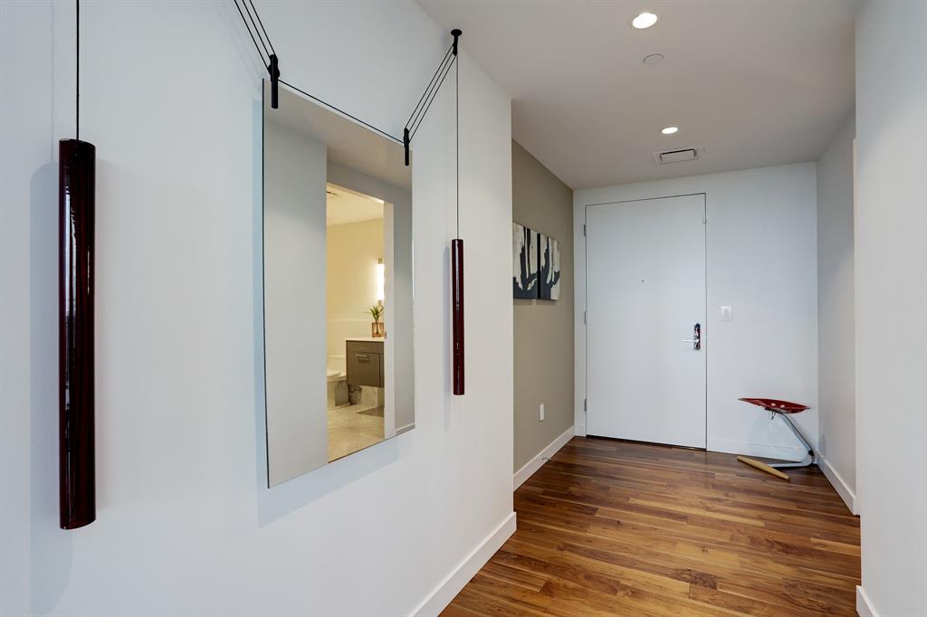 3433 Westheimer Road, Houston, Texas 77027, 2 Bedrooms Bedrooms, 8 Rooms Rooms,2 BathroomsBathrooms,Mid/hi-rise Condo,For Sale,THE RIVER OAKS,Westheimer,87301239