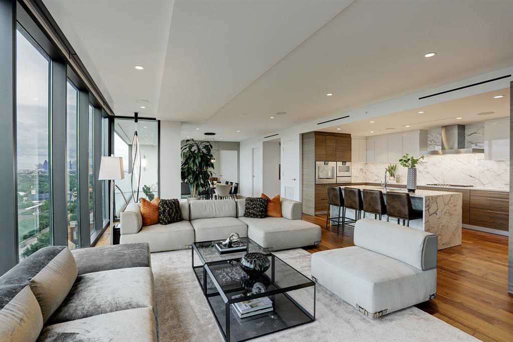 3433 Westheimer Road, Houston, Texas 77027, 2 Bedrooms Bedrooms, 8 Rooms Rooms,2 BathroomsBathrooms,Mid/hi-rise Condo,For Sale,THE RIVER OAKS,Westheimer,87301239