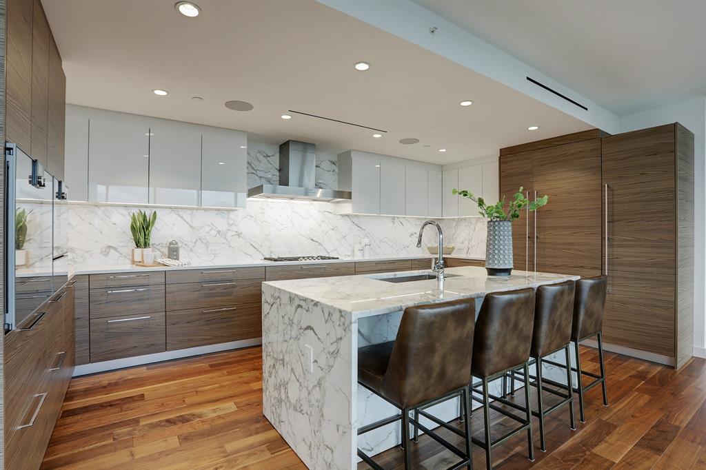 3433 Westheimer Road, Houston, Texas 77027, 2 Bedrooms Bedrooms, 8 Rooms Rooms,2 BathroomsBathrooms,Mid/hi-rise Condo,For Sale,THE RIVER OAKS,Westheimer,87301239
