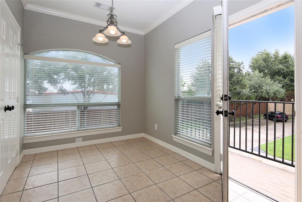 1720 3 French Village Drive, Houston, Texas 77055, 3 Bedrooms Bedrooms, 6 Rooms Rooms,3 BathroomsBathrooms,Townhouse/condo,For Sale,French Village,13070121