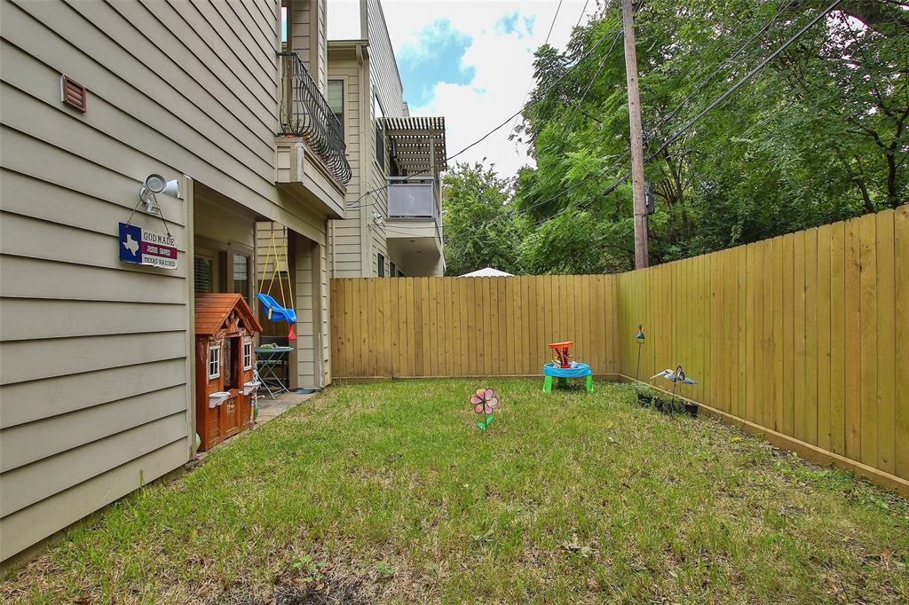 4609 3 Floyd Street, Houston, Texas 77007, 3 Bedrooms Bedrooms, 6 Rooms Rooms,3 BathroomsBathrooms,Single-family,For Sale,Floyd,3859699