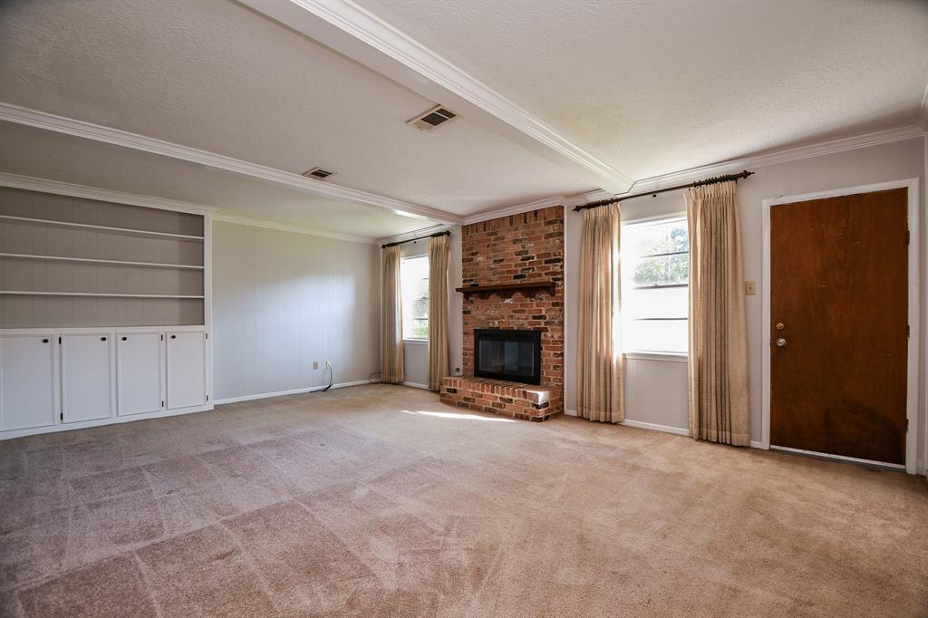 5027 2 Oak Shadows Drive, Houston, Texas 77091, 4 Bedrooms Bedrooms, 9 Rooms Rooms,2 BathroomsBathrooms,Single-family,For Sale,Oak Shadows,62375311