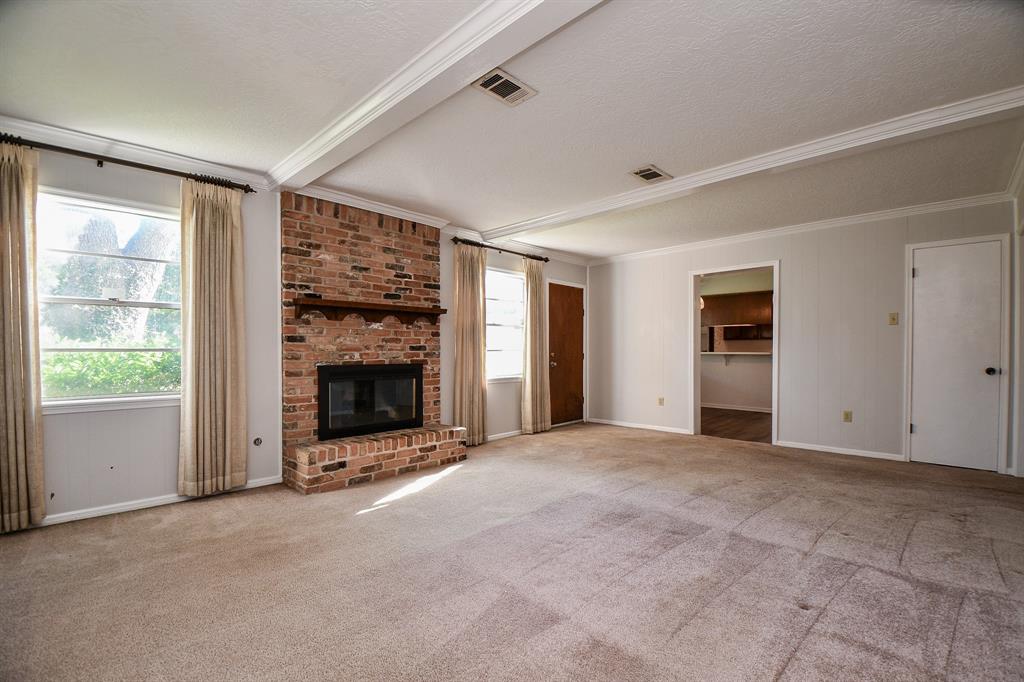 5027 2 Oak Shadows Drive, Houston, Texas 77091, 4 Bedrooms Bedrooms, 9 Rooms Rooms,2 BathroomsBathrooms,Single-family,For Sale,Oak Shadows,62375311