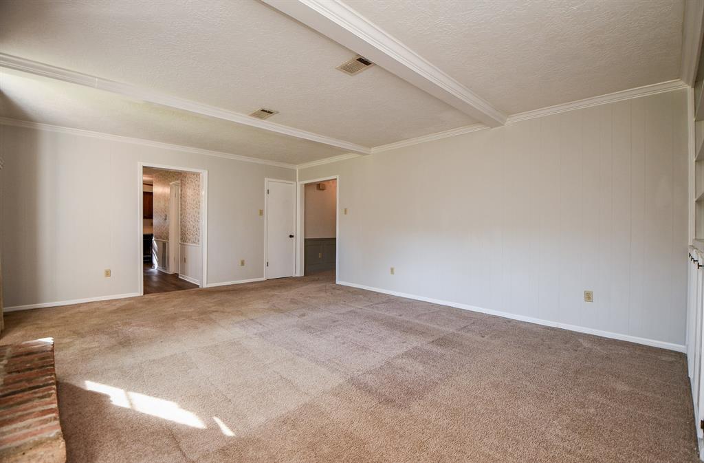 5027 2 Oak Shadows Drive, Houston, Texas 77091, 4 Bedrooms Bedrooms, 9 Rooms Rooms,2 BathroomsBathrooms,Single-family,For Sale,Oak Shadows,62375311