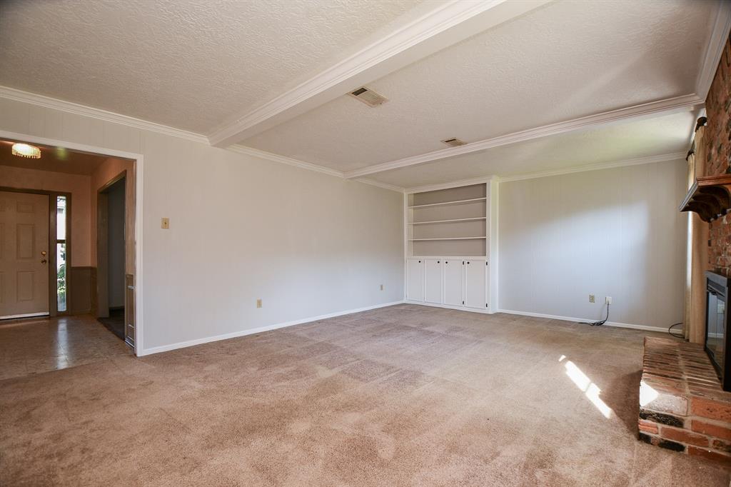 5027 2 Oak Shadows Drive, Houston, Texas 77091, 4 Bedrooms Bedrooms, 9 Rooms Rooms,2 BathroomsBathrooms,Single-family,For Sale,Oak Shadows,62375311