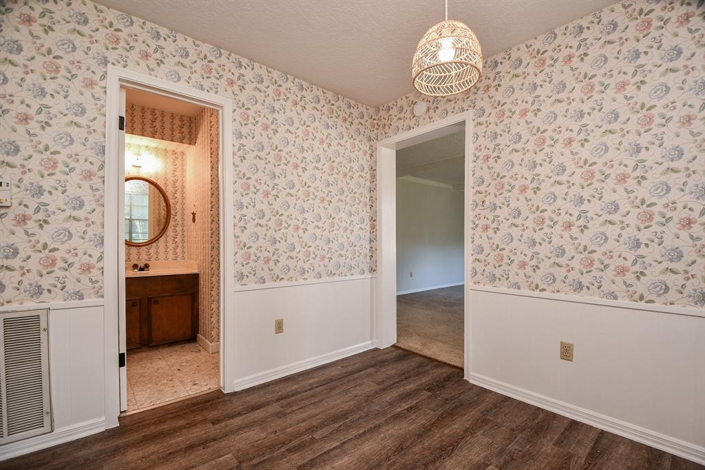 5027 2 Oak Shadows Drive, Houston, Texas 77091, 4 Bedrooms Bedrooms, 9 Rooms Rooms,2 BathroomsBathrooms,Single-family,For Sale,Oak Shadows,62375311