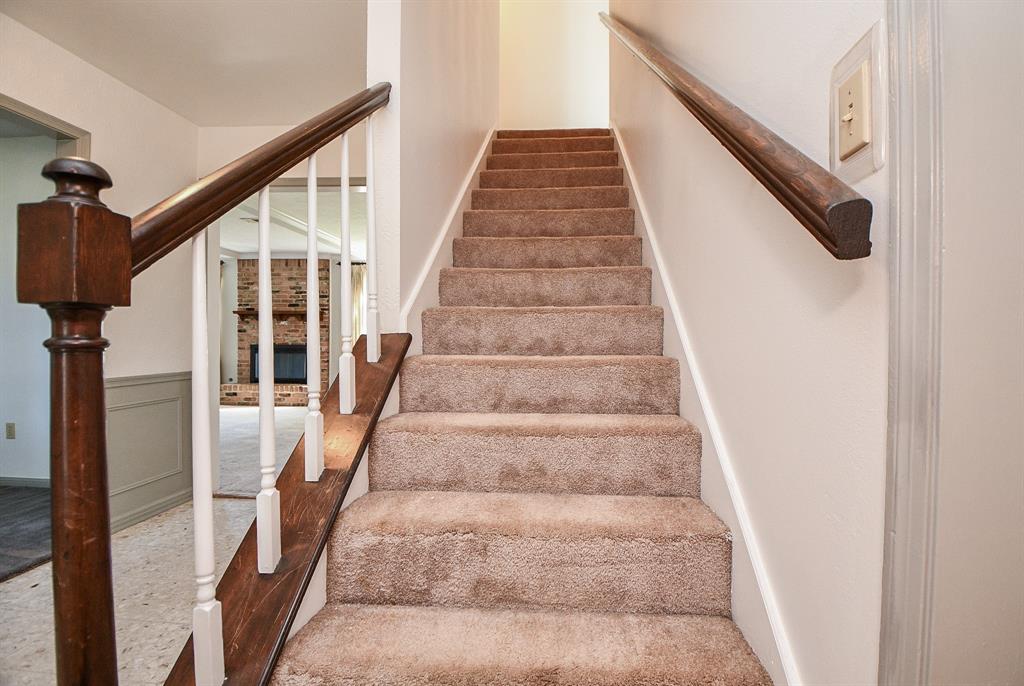 5027 2 Oak Shadows Drive, Houston, Texas 77091, 4 Bedrooms Bedrooms, 9 Rooms Rooms,2 BathroomsBathrooms,Single-family,For Sale,Oak Shadows,62375311
