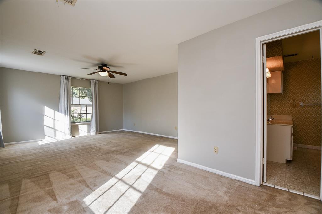 5027 2 Oak Shadows Drive, Houston, Texas 77091, 4 Bedrooms Bedrooms, 9 Rooms Rooms,2 BathroomsBathrooms,Single-family,For Sale,Oak Shadows,62375311