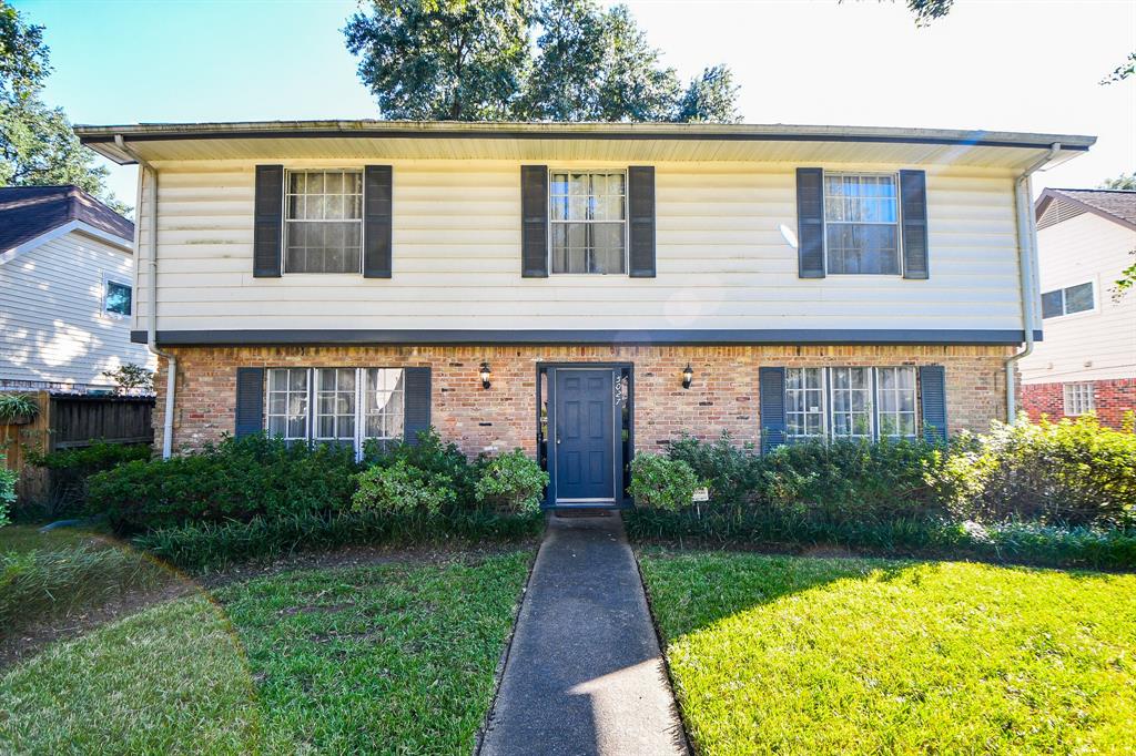5027 2 Oak Shadows Drive, Houston, Texas 77091, 4 Bedrooms Bedrooms, 9 Rooms Rooms,2 BathroomsBathrooms,Single-family,For Sale,Oak Shadows,62375311