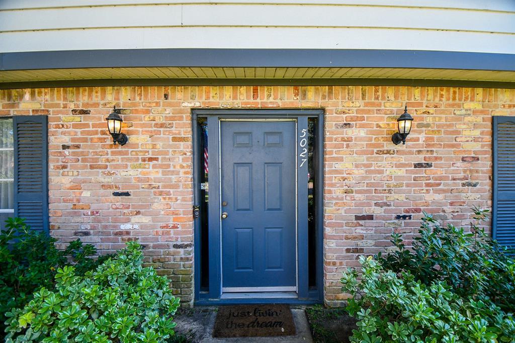 5027 2 Oak Shadows Drive, Houston, Texas 77091, 4 Bedrooms Bedrooms, 9 Rooms Rooms,2 BathroomsBathrooms,Single-family,For Sale,Oak Shadows,62375311