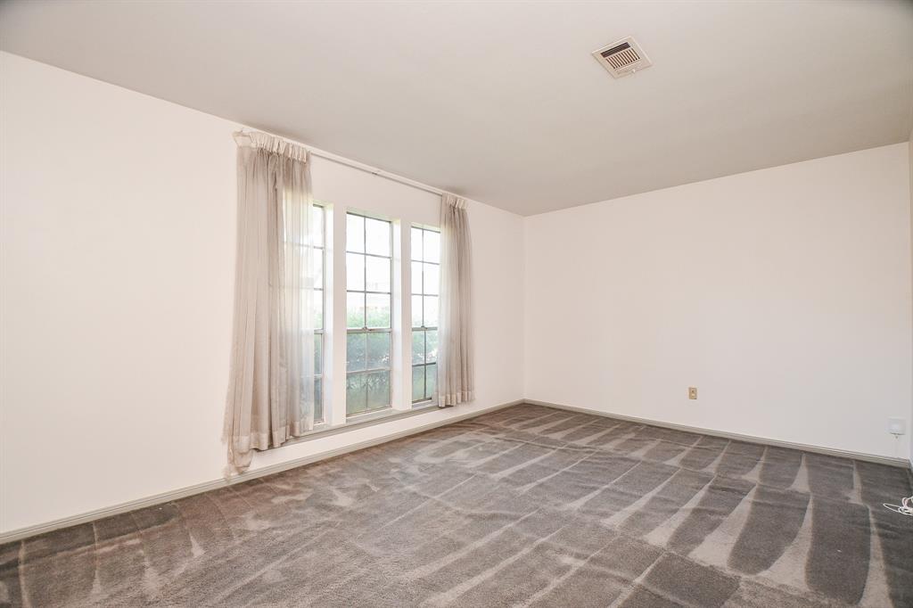 5027 2 Oak Shadows Drive, Houston, Texas 77091, 4 Bedrooms Bedrooms, 9 Rooms Rooms,2 BathroomsBathrooms,Single-family,For Sale,Oak Shadows,62375311