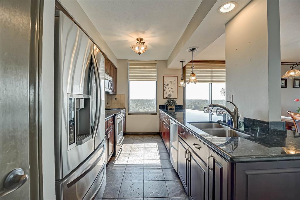 14655 Champion Forest Drive, Houston, Texas 77069, 2 Bedrooms Bedrooms, 5 Rooms Rooms,3 BathroomsBathrooms,Mid/hi-rise Condo,For Sale,TIMBER TOP,Champion Forest,74063103