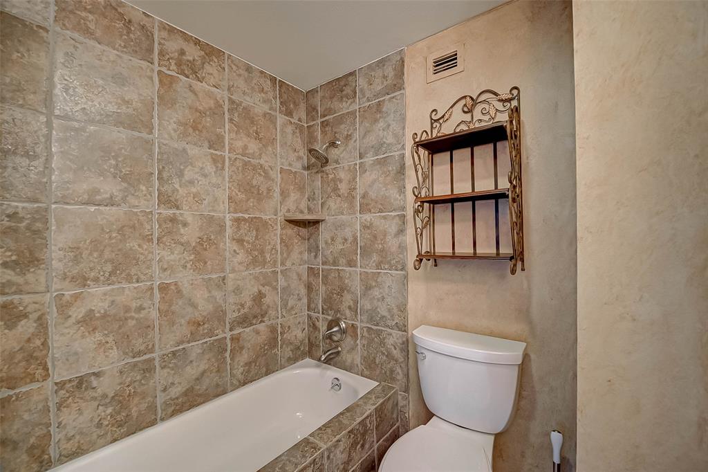 14655 Champion Forest Drive, Houston, Texas 77069, 2 Bedrooms Bedrooms, 5 Rooms Rooms,3 BathroomsBathrooms,Mid/hi-rise Condo,For Sale,TIMBER TOP,Champion Forest,74063103