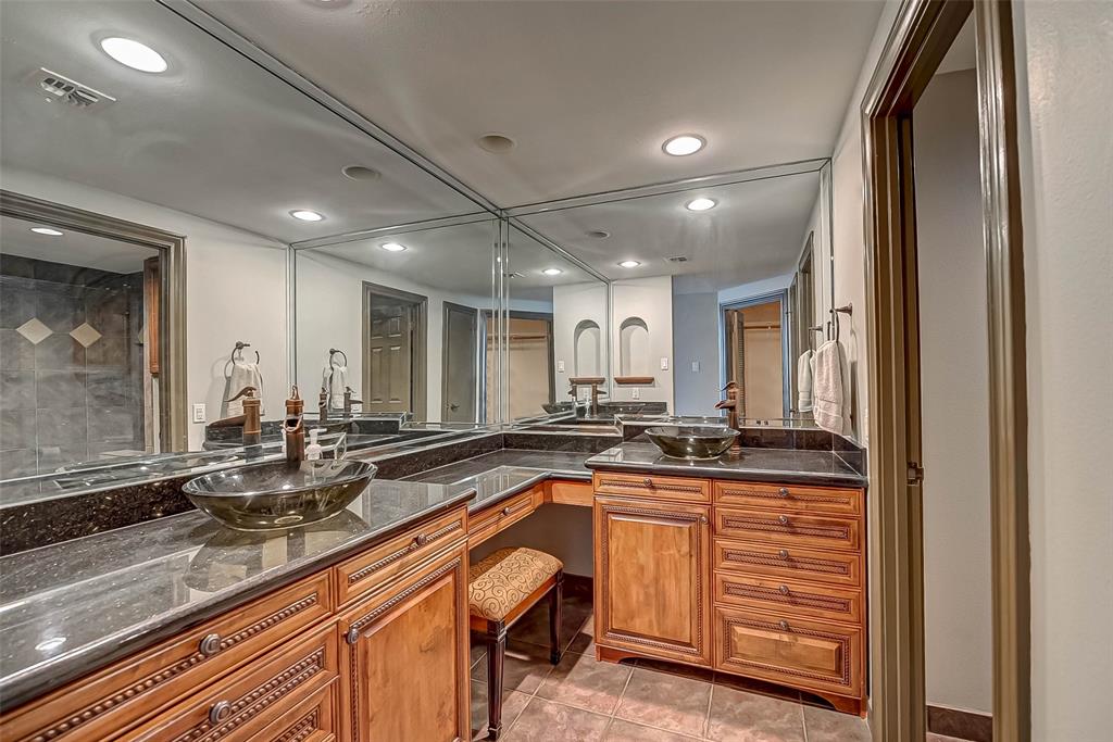 14655 Champion Forest Drive, Houston, Texas 77069, 2 Bedrooms Bedrooms, 5 Rooms Rooms,3 BathroomsBathrooms,Mid/hi-rise Condo,For Sale,TIMBER TOP,Champion Forest,74063103