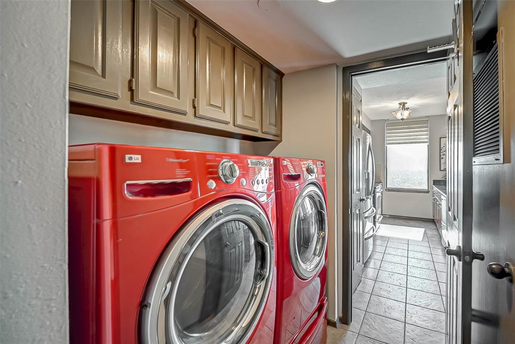 14655 Champion Forest Drive, Houston, Texas 77069, 2 Bedrooms Bedrooms, 5 Rooms Rooms,3 BathroomsBathrooms,Mid/hi-rise Condo,For Sale,TIMBER TOP,Champion Forest,74063103
