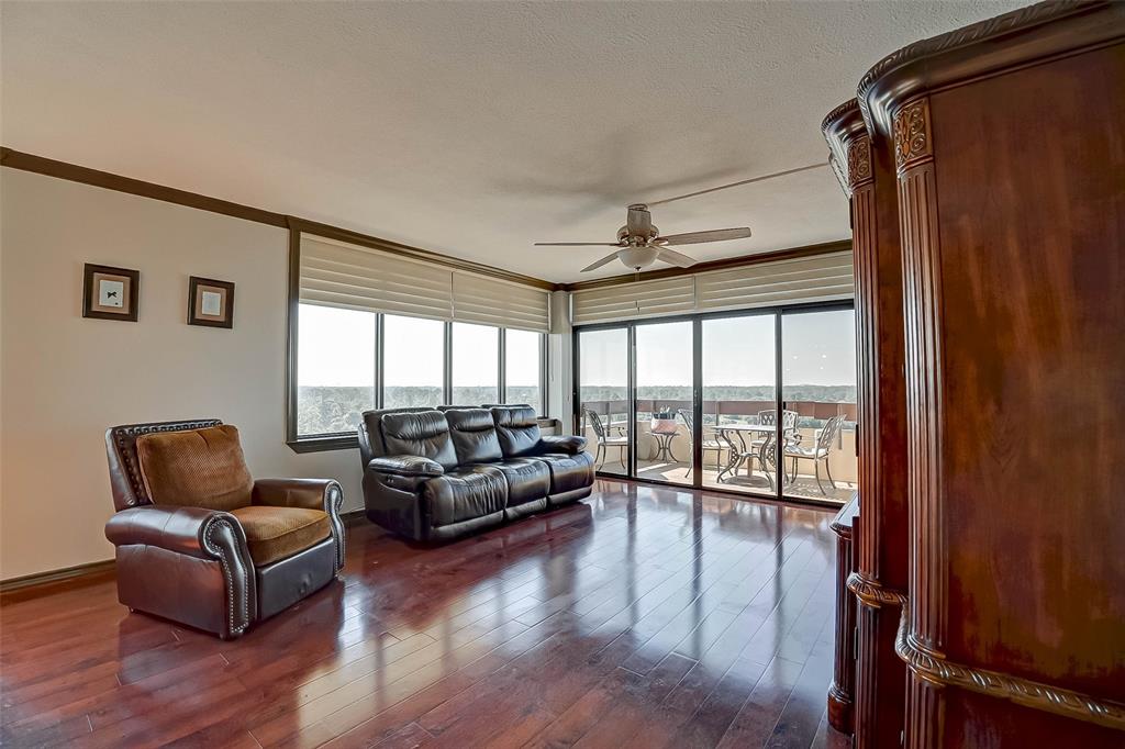 14655 Champion Forest Drive, Houston, Texas 77069, 2 Bedrooms Bedrooms, 5 Rooms Rooms,3 BathroomsBathrooms,Mid/hi-rise Condo,For Sale,TIMBER TOP,Champion Forest,74063103