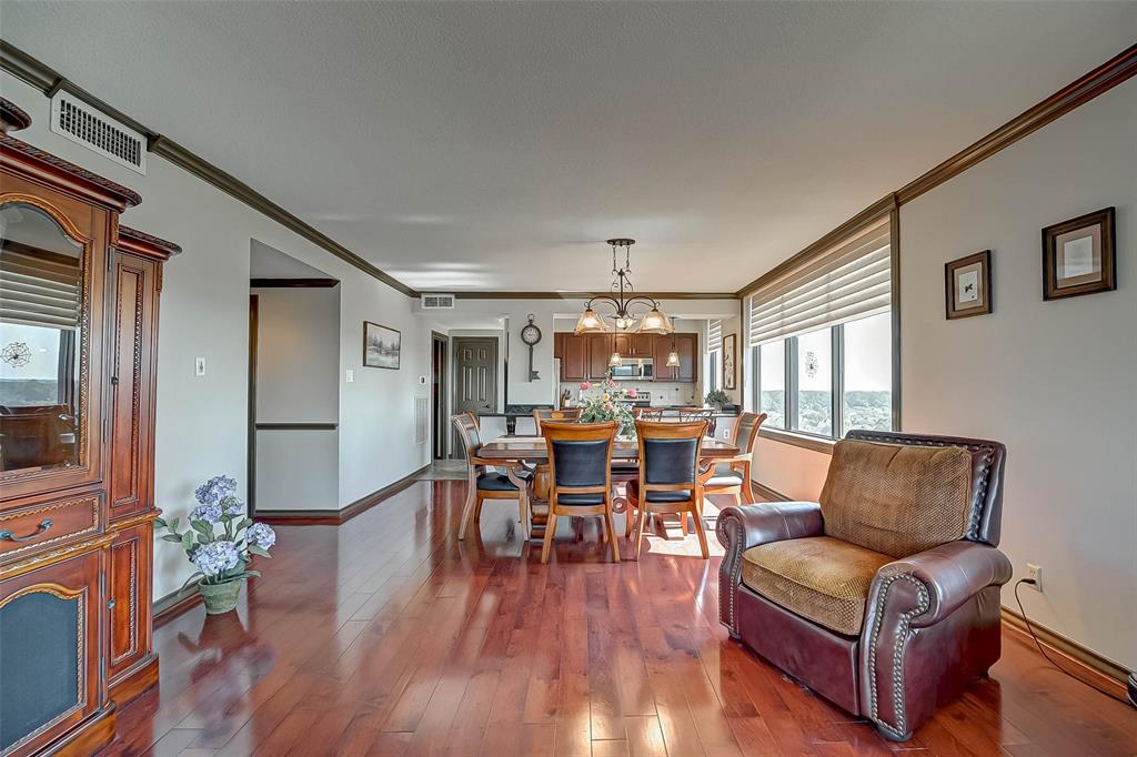 14655 Champion Forest Drive, Houston, Texas 77069, 2 Bedrooms Bedrooms, 5 Rooms Rooms,3 BathroomsBathrooms,Mid/hi-rise Condo,For Sale,TIMBER TOP,Champion Forest,74063103