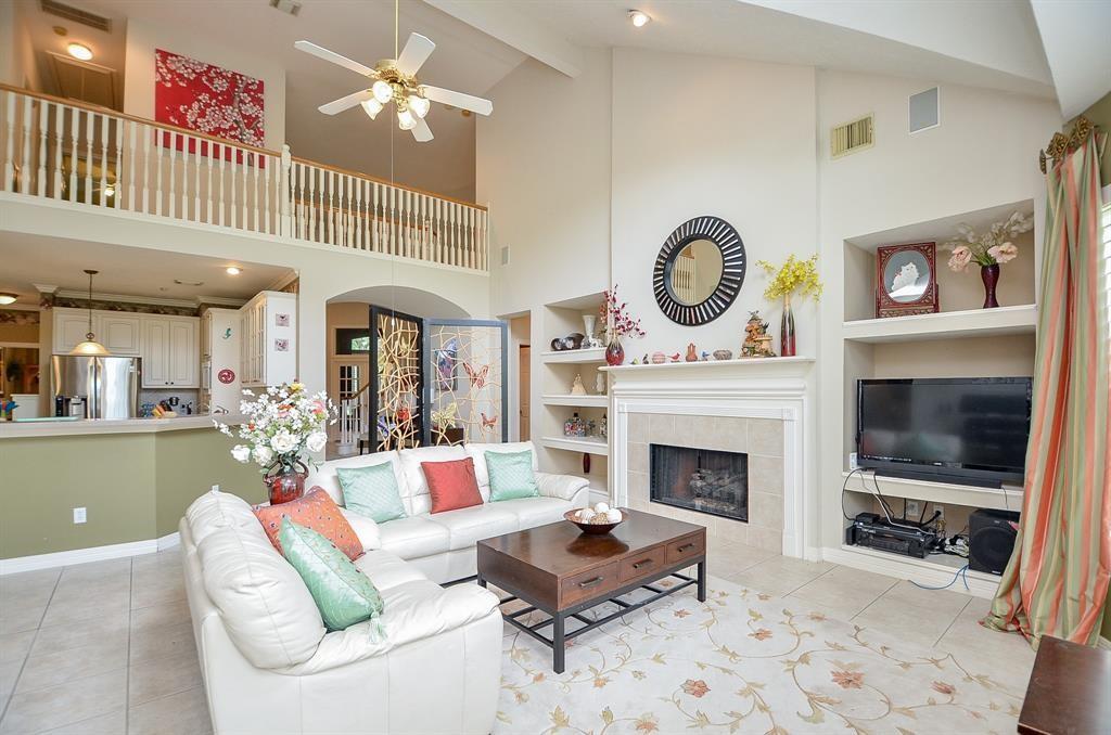1946 2 Crisfield Drive, Sugar Land, Texas 77479, 4 Bedrooms Bedrooms, 12 Rooms Rooms,3 BathroomsBathrooms,Single-family,For Sale,Crisfield,55027945