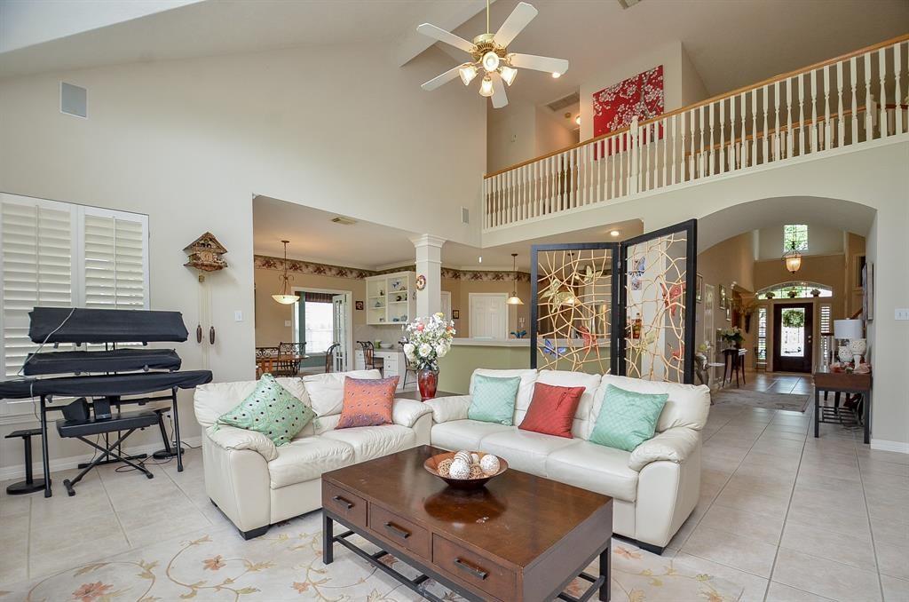 1946 2 Crisfield Drive, Sugar Land, Texas 77479, 4 Bedrooms Bedrooms, 12 Rooms Rooms,3 BathroomsBathrooms,Single-family,For Sale,Crisfield,55027945