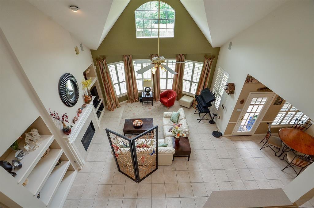 1946 2 Crisfield Drive, Sugar Land, Texas 77479, 4 Bedrooms Bedrooms, 12 Rooms Rooms,3 BathroomsBathrooms,Single-family,For Sale,Crisfield,55027945