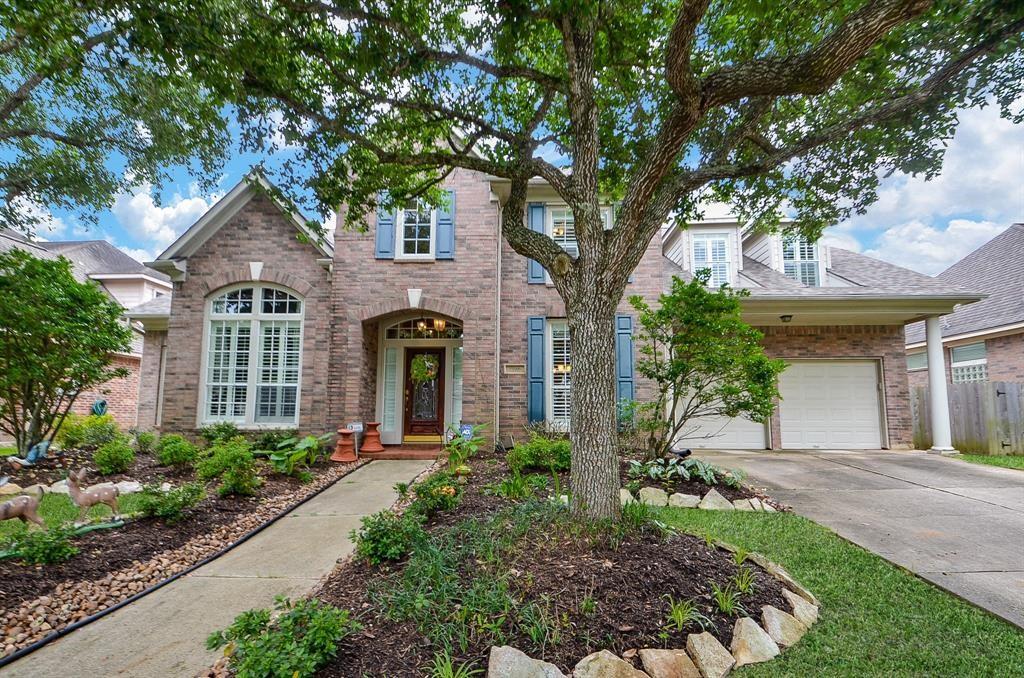 1946 2 Crisfield Drive, Sugar Land, Texas 77479, 4 Bedrooms Bedrooms, 12 Rooms Rooms,3 BathroomsBathrooms,Single-family,For Sale,Crisfield,55027945