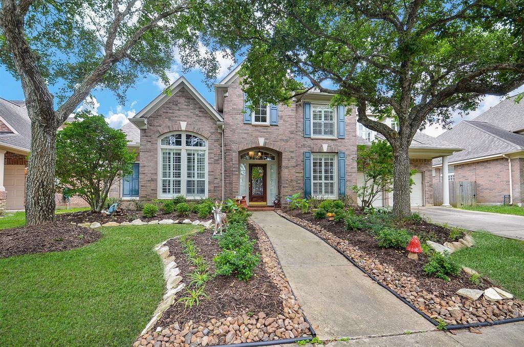 1946 2 Crisfield Drive, Sugar Land, Texas 77479, 4 Bedrooms Bedrooms, 12 Rooms Rooms,3 BathroomsBathrooms,Single-family,For Sale,Crisfield,55027945