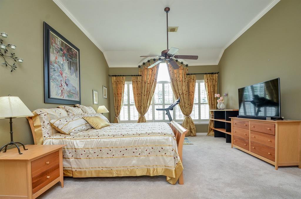 1946 2 Crisfield Drive, Sugar Land, Texas 77479, 4 Bedrooms Bedrooms, 12 Rooms Rooms,3 BathroomsBathrooms,Single-family,For Sale,Crisfield,55027945