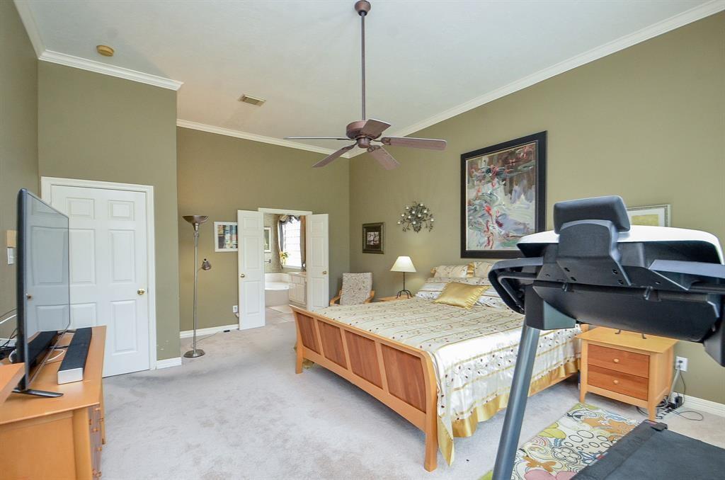 1946 2 Crisfield Drive, Sugar Land, Texas 77479, 4 Bedrooms Bedrooms, 12 Rooms Rooms,3 BathroomsBathrooms,Single-family,For Sale,Crisfield,55027945