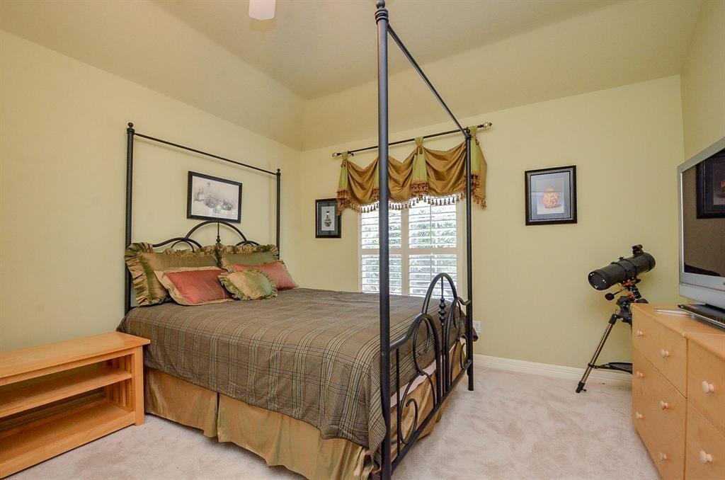 1946 2 Crisfield Drive, Sugar Land, Texas 77479, 4 Bedrooms Bedrooms, 12 Rooms Rooms,3 BathroomsBathrooms,Single-family,For Sale,Crisfield,55027945