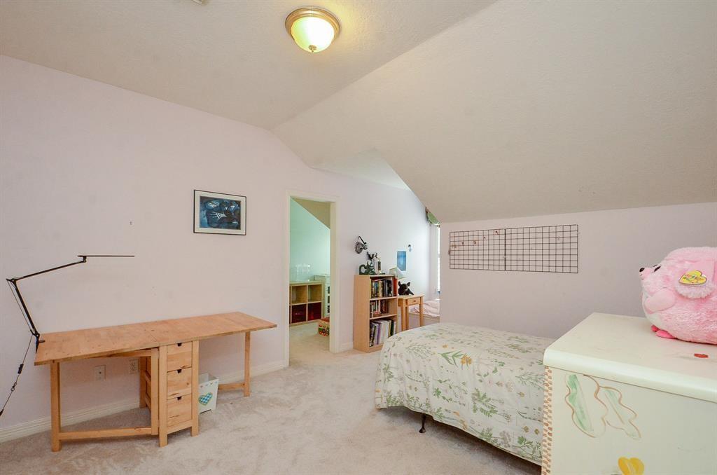 1946 2 Crisfield Drive, Sugar Land, Texas 77479, 4 Bedrooms Bedrooms, 12 Rooms Rooms,3 BathroomsBathrooms,Single-family,For Sale,Crisfield,55027945