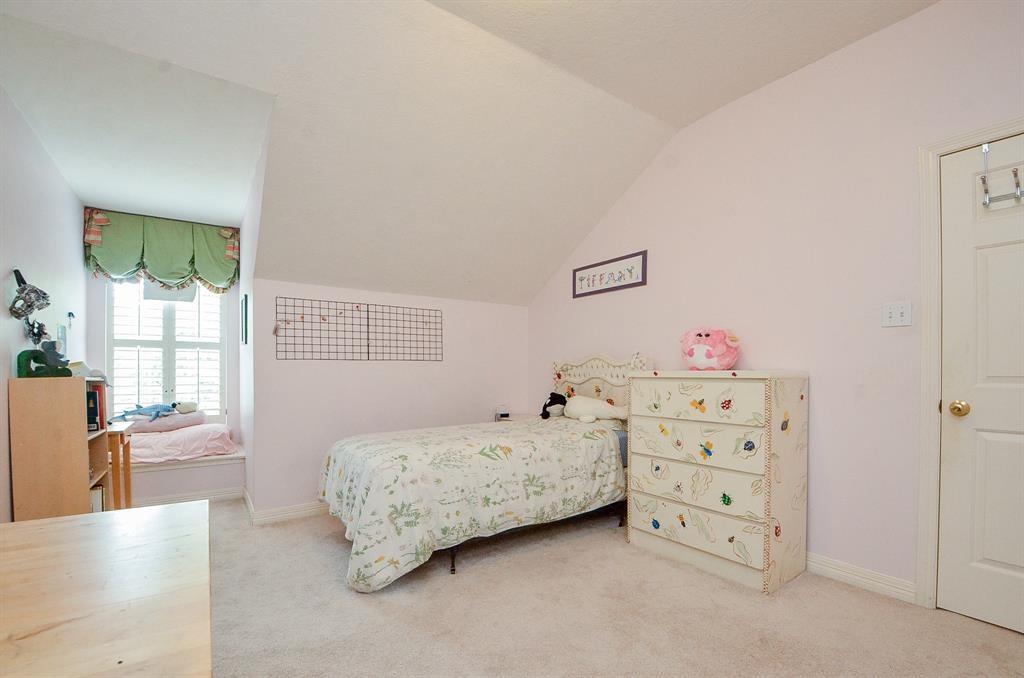 1946 2 Crisfield Drive, Sugar Land, Texas 77479, 4 Bedrooms Bedrooms, 12 Rooms Rooms,3 BathroomsBathrooms,Single-family,For Sale,Crisfield,55027945
