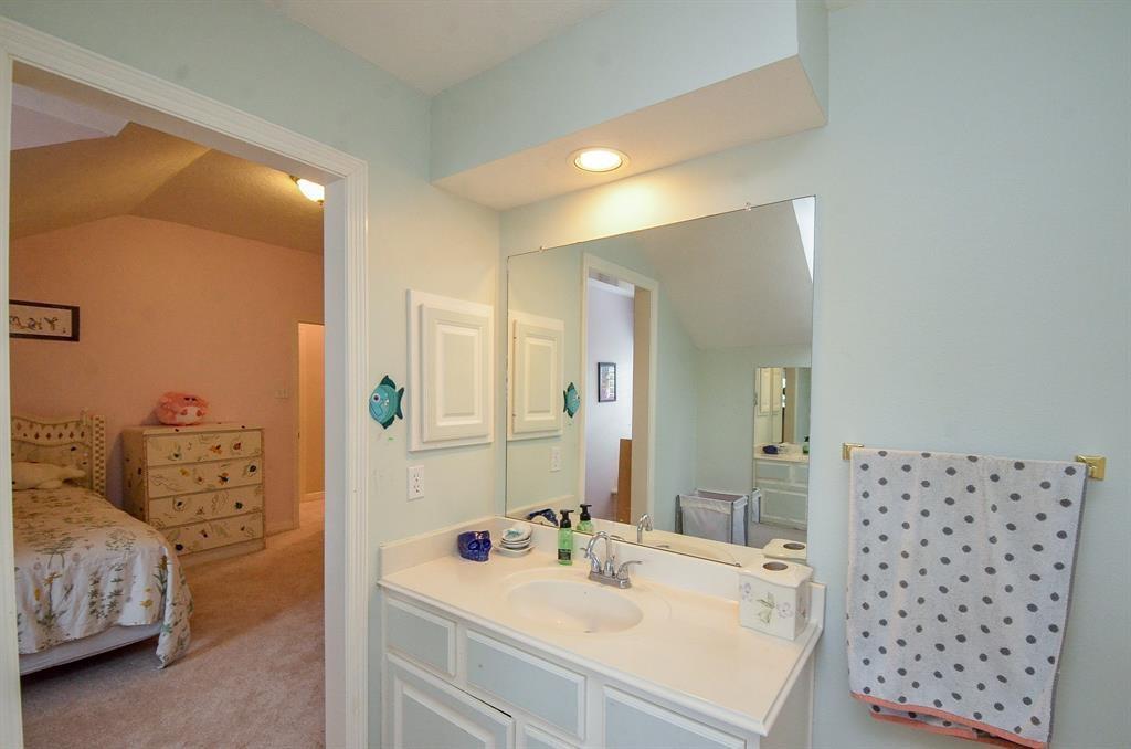1946 2 Crisfield Drive, Sugar Land, Texas 77479, 4 Bedrooms Bedrooms, 12 Rooms Rooms,3 BathroomsBathrooms,Single-family,For Sale,Crisfield,55027945