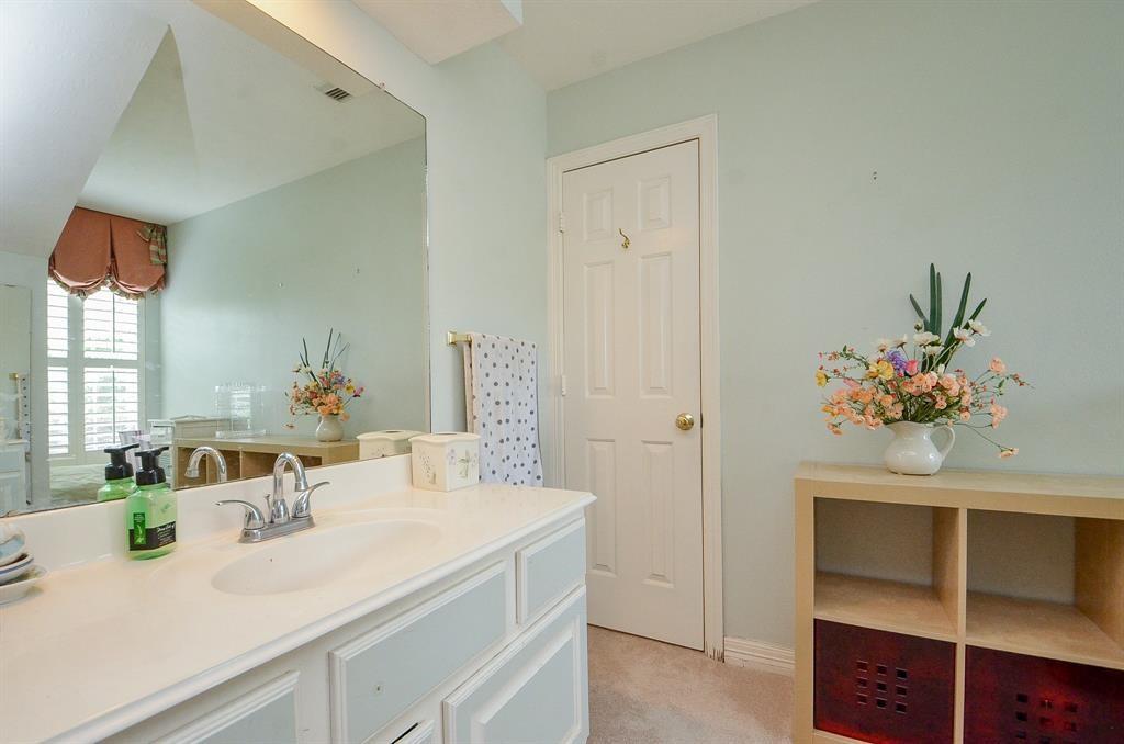 1946 2 Crisfield Drive, Sugar Land, Texas 77479, 4 Bedrooms Bedrooms, 12 Rooms Rooms,3 BathroomsBathrooms,Single-family,For Sale,Crisfield,55027945