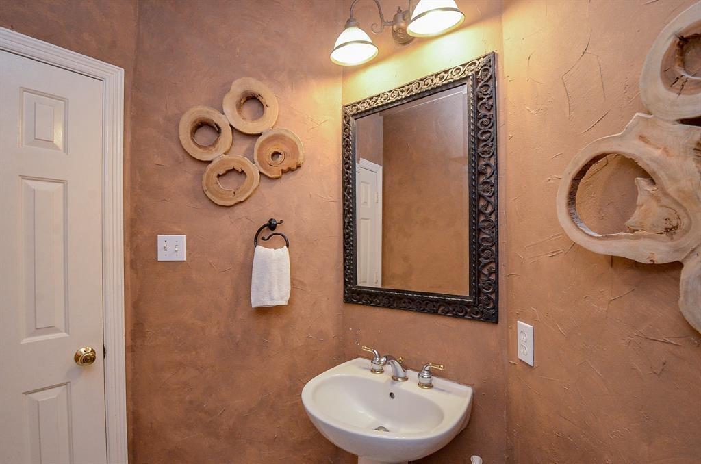 1946 2 Crisfield Drive, Sugar Land, Texas 77479, 4 Bedrooms Bedrooms, 12 Rooms Rooms,3 BathroomsBathrooms,Single-family,For Sale,Crisfield,55027945