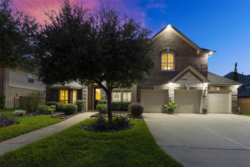 1317 2 Altavilla Lane, League City, Texas 77573, 5 Bedrooms Bedrooms, 15 Rooms Rooms,3 BathroomsBathrooms,Single-family,For Sale,Altavilla,92297482