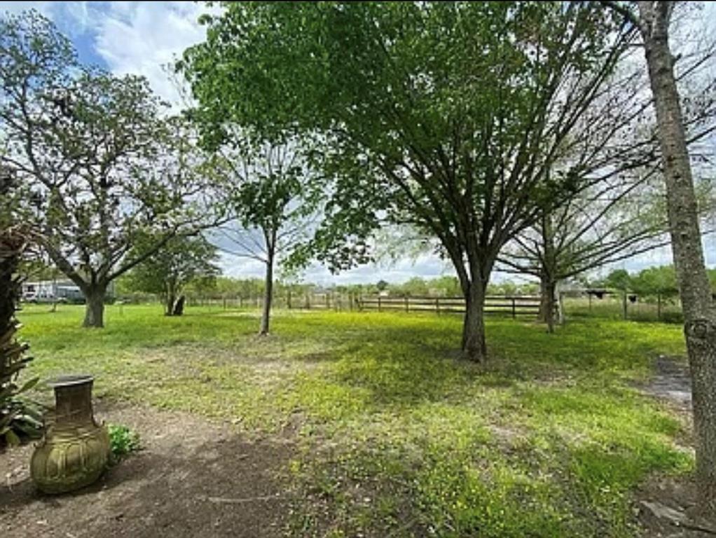 2219 1 County Road 174, Rosharon, Texas 77583, ,Country Homes/acreage,For Sale,County Road 174,76864885